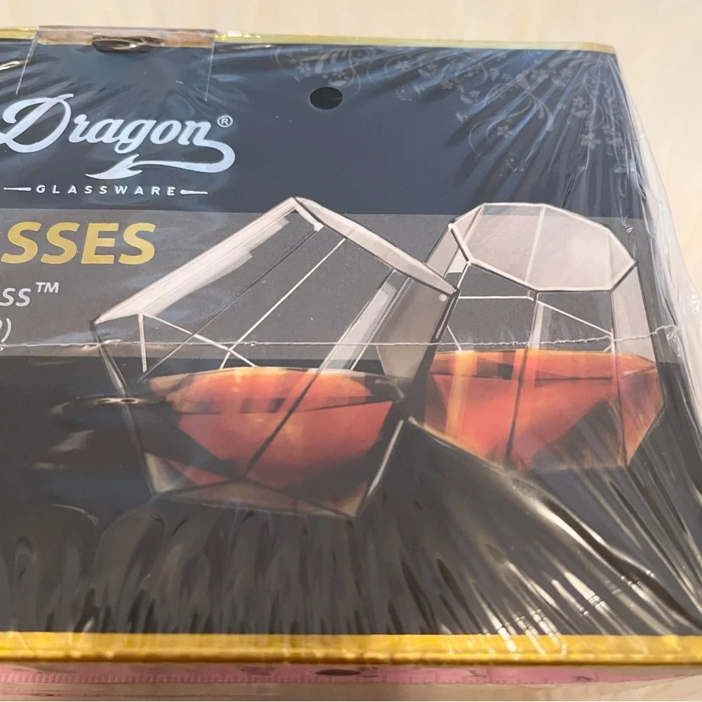 NIB Dragon Diamond Glasses set of two 10 ounce cocktail adult beverage glasses